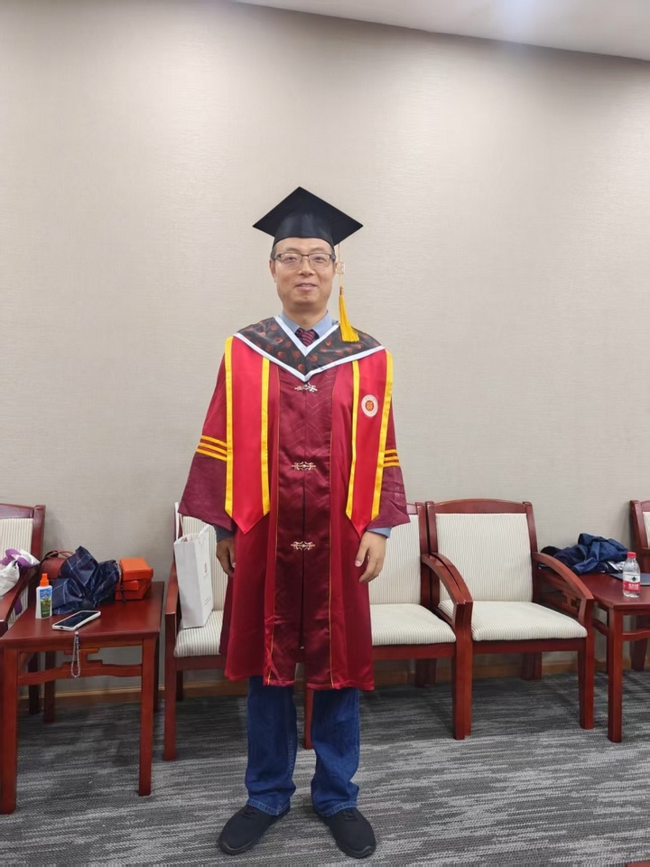 星空体育贵州大学传授郝格非：要走既“上书架”又“上货架”的科研之路(图1)